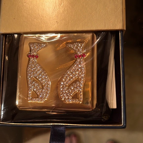 Host Pick ♥️♥️🌈🌈ESTEE LAUDER perfecting pressed powder - Picture 3 of 5